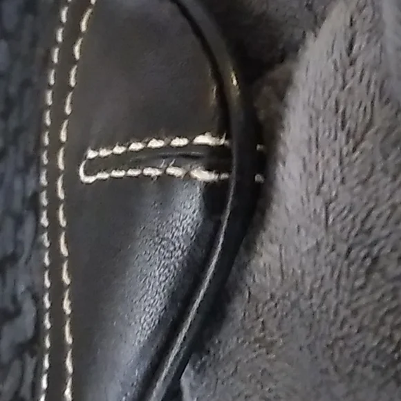 🔇 Sale $10 Coach Wristlet - Picture 4 of 7